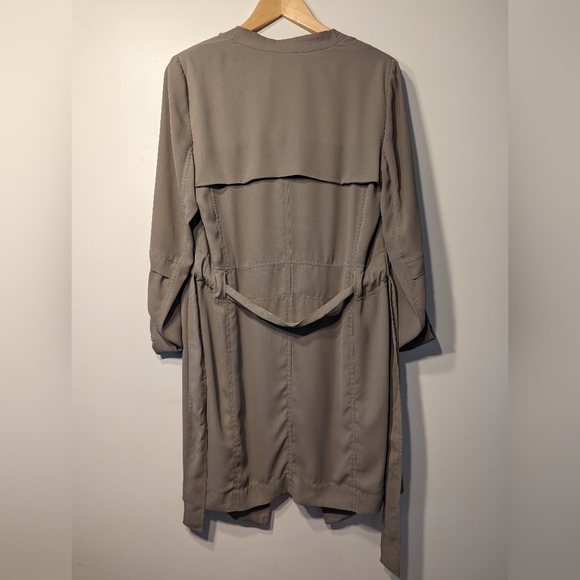 Aritzia Babaton Trench - Picture 6 of 7